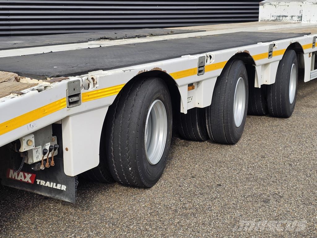 MAX Trailer MAX 110 / 3 X STEERING AXLE / HYDRAULIC RAMP Poluprikolice labudice