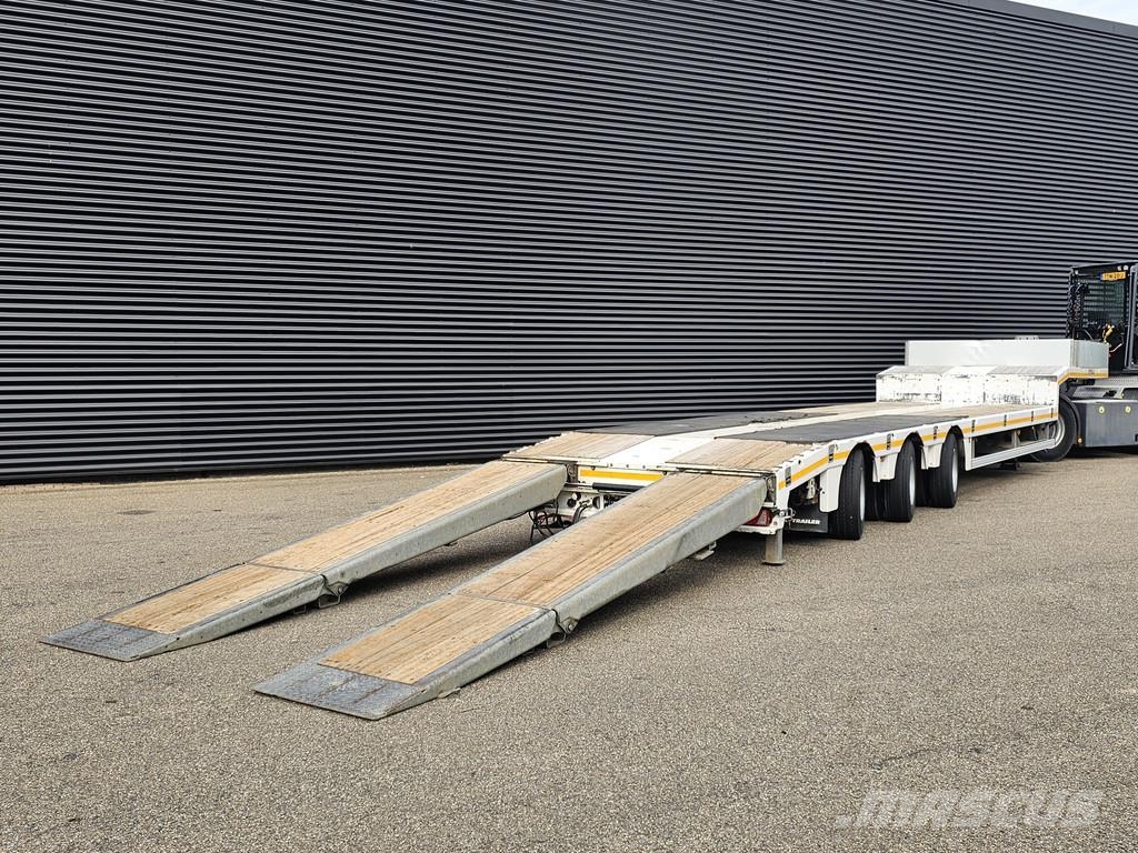 MAX Trailer MAX 110 / 3 X STEERING AXLE / HYDRAULIC RAMP Poluprikolice labudice