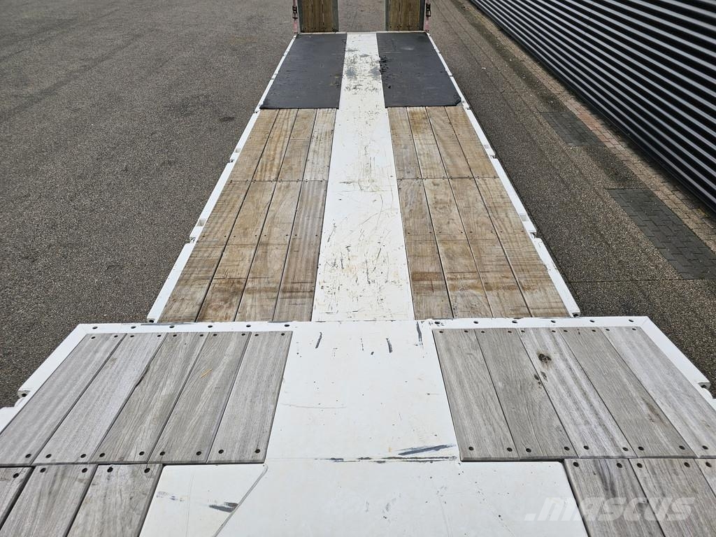 MAX Trailer MAX 110 / 3 X STEERING AXLE / HYDRAULIC RAMP Poluprikolice labudice