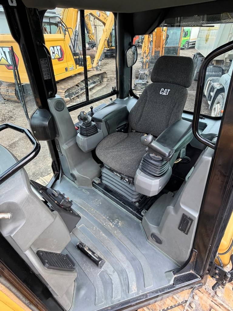 CAT D 5 K 2 LGP Bulldozer