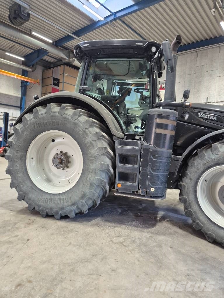 Valtra S394 Tractoare