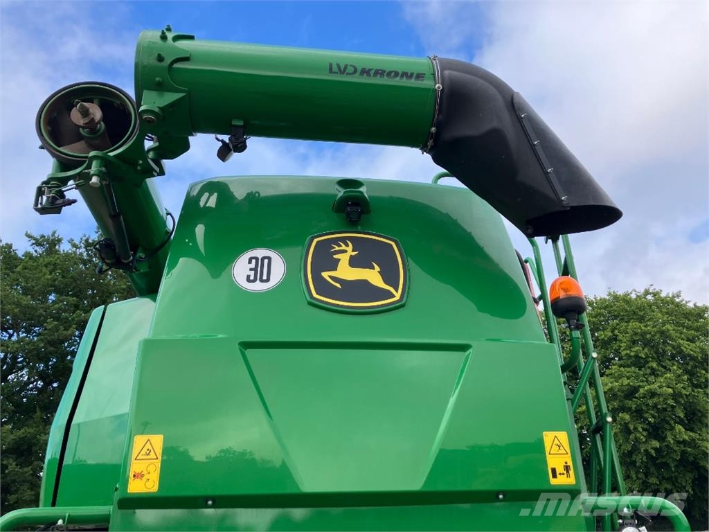 John Deere T560 Combine harvesters