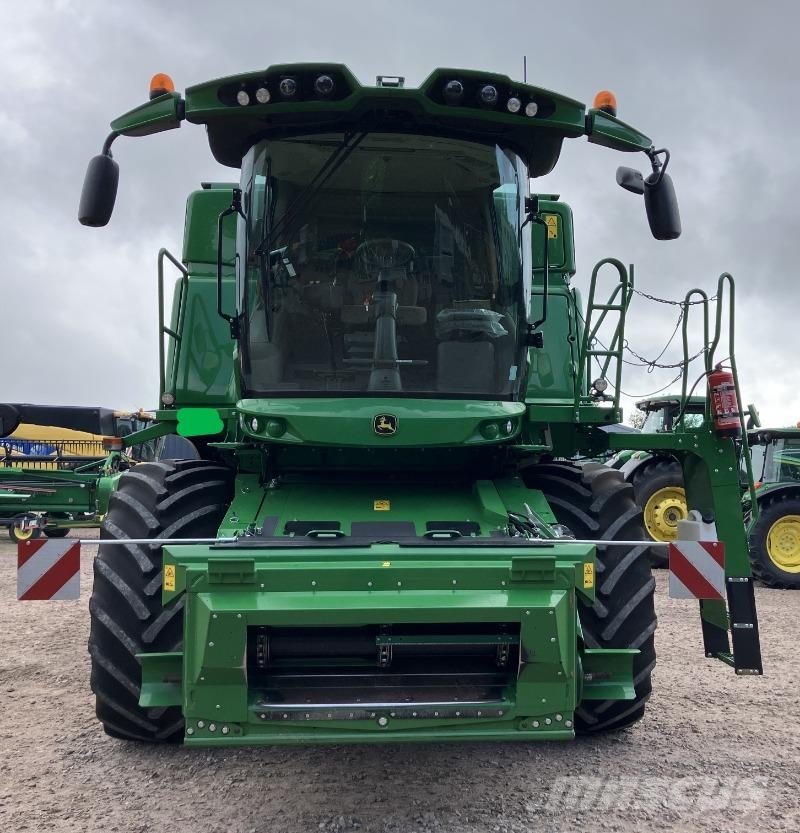John Deere T560 Combine harvesters
