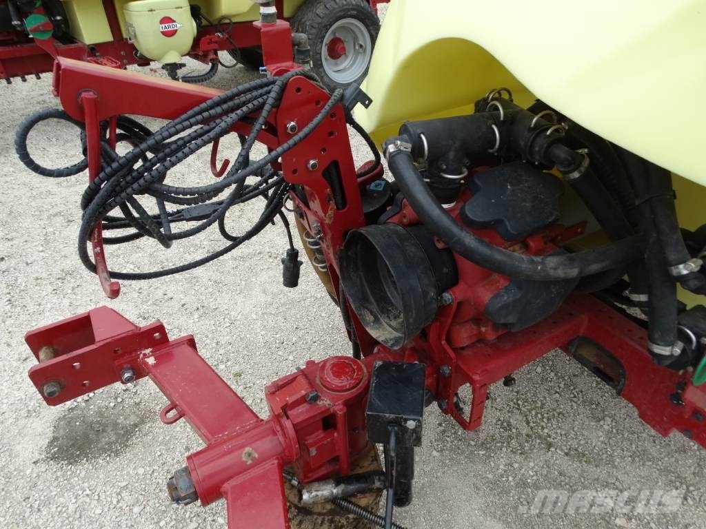Hardi Zaturn Plus 2000 Прицепные опрыскиватели