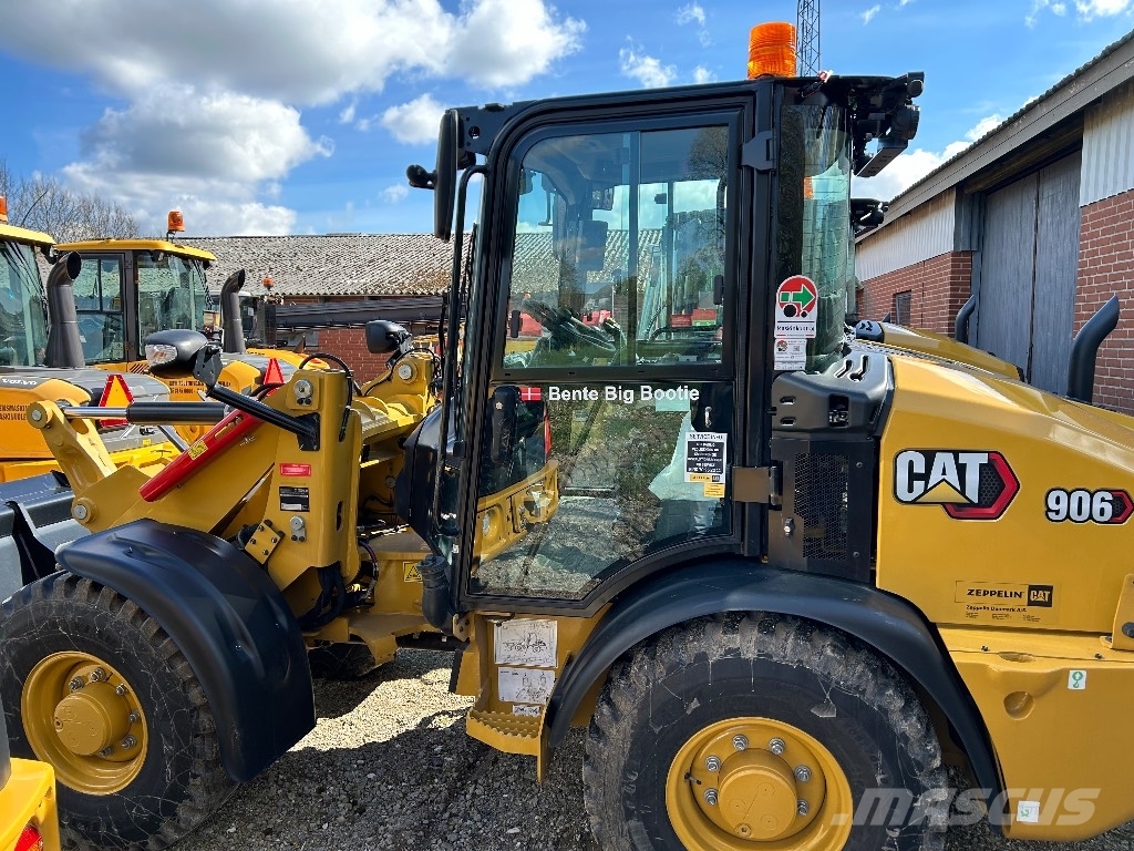 CAT 906 Фронтальні навантажувачі