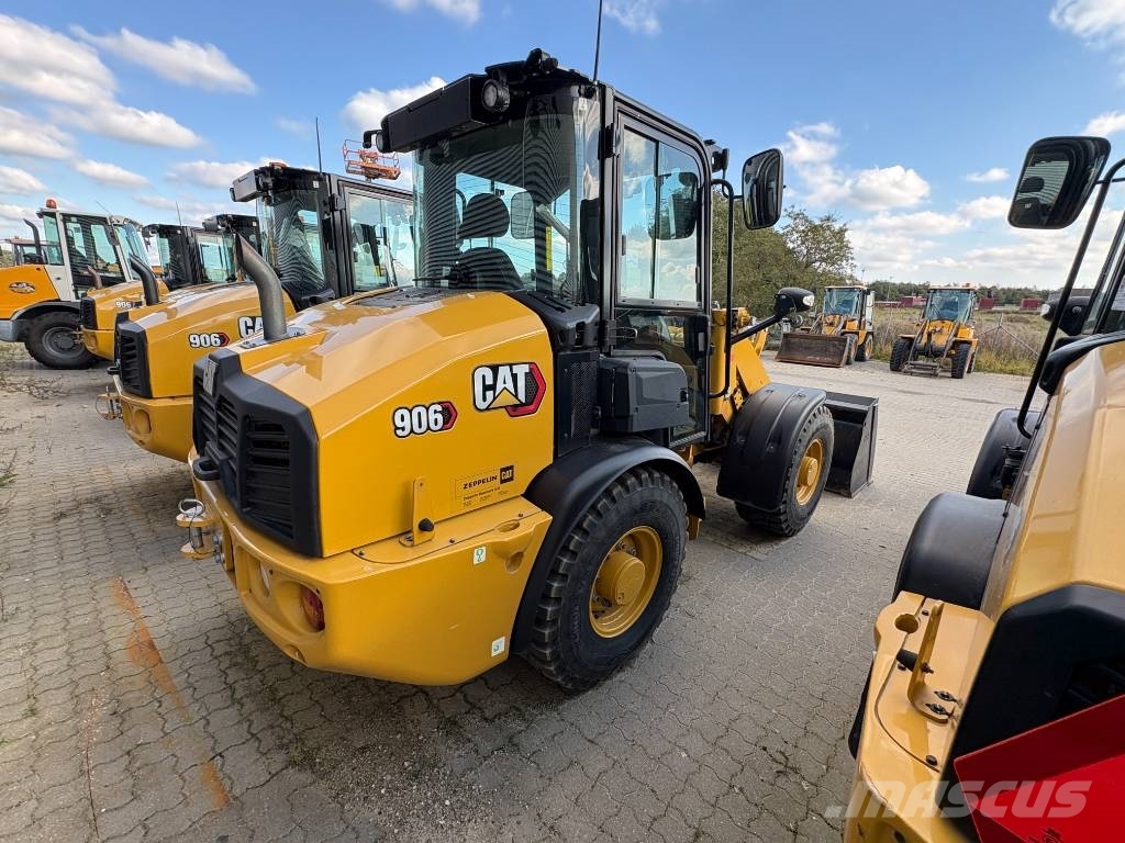 CAT 906 Фронтальні навантажувачі