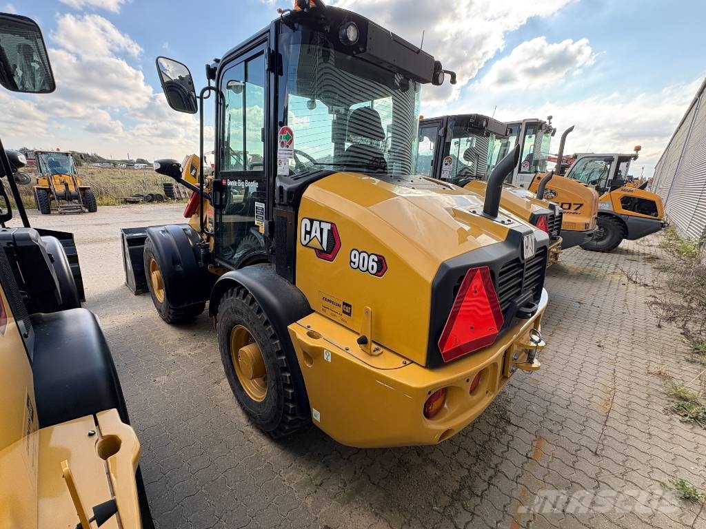 CAT 906 Фронтальні навантажувачі