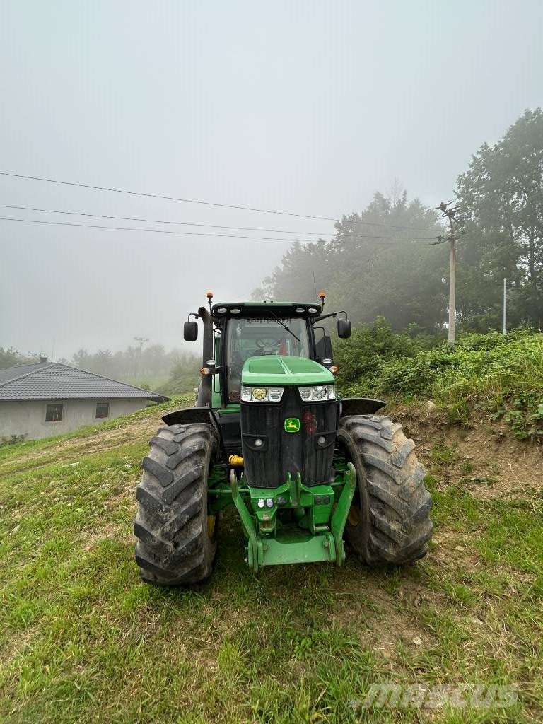 John Deere 7290R Traktory