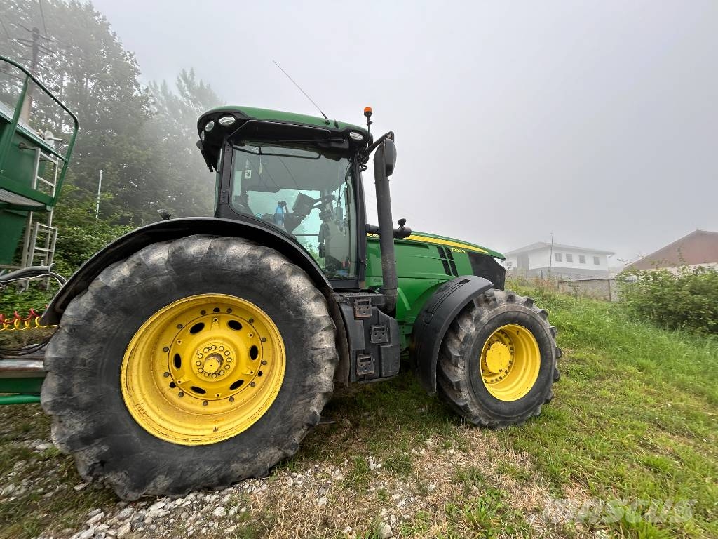 John Deere 7290R Traktory