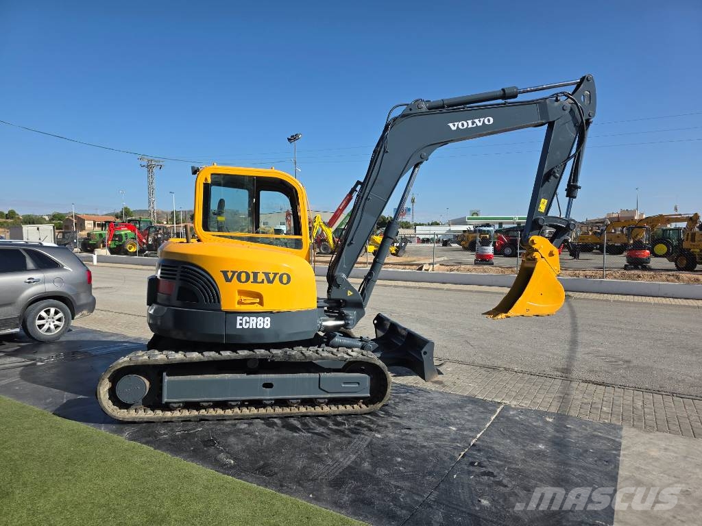 Volvo ECR 88 中型油圧ショベル 7ｔ-12ｔ（ユンボ・パワーショベル・バックホー）