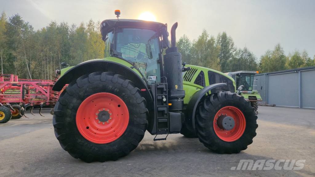 CLAAS Axion 930 Traktori