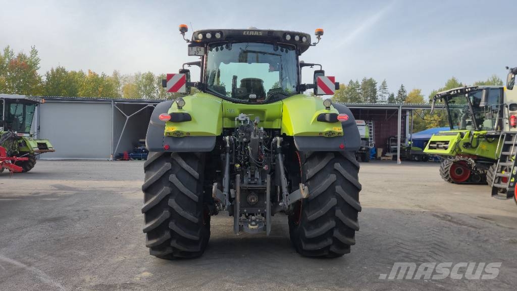 CLAAS Axion 930 Traktori