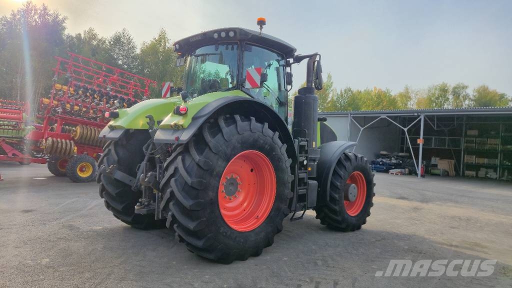 CLAAS Axion 930 Traktori