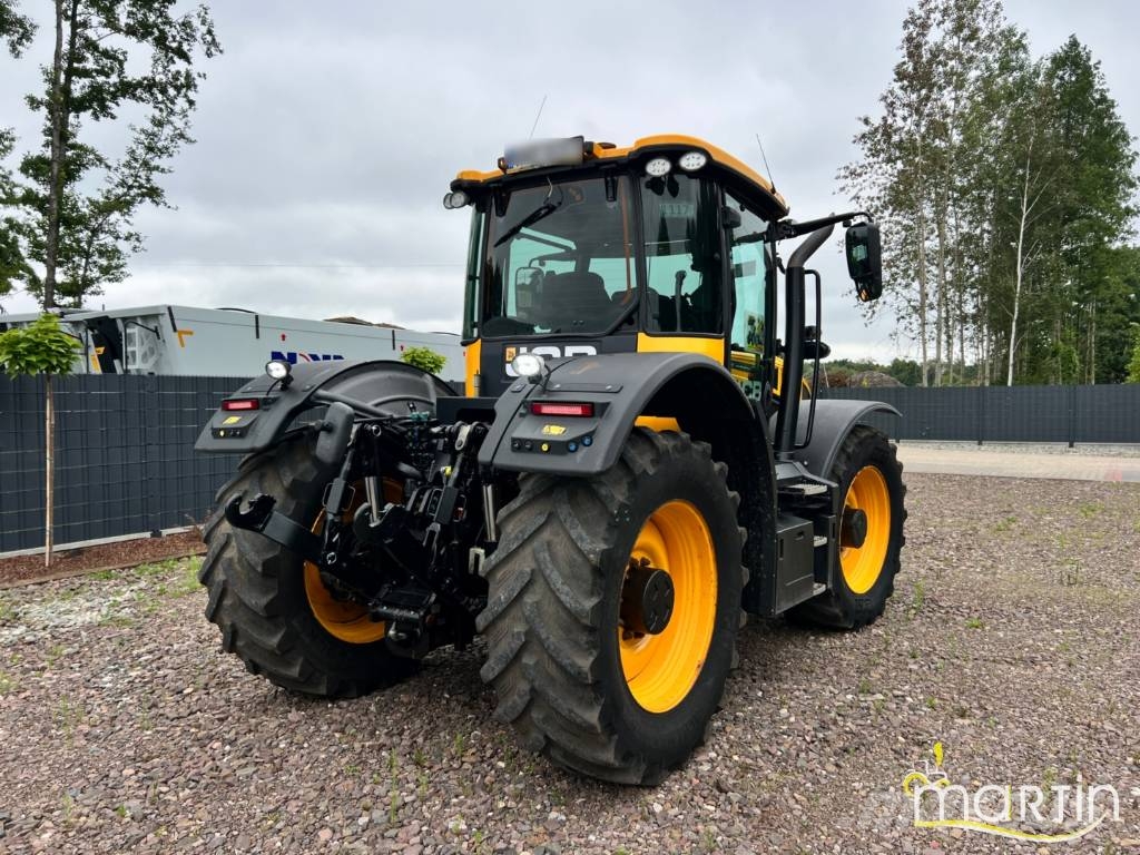 JCB Fastrac 4220 الجرارات