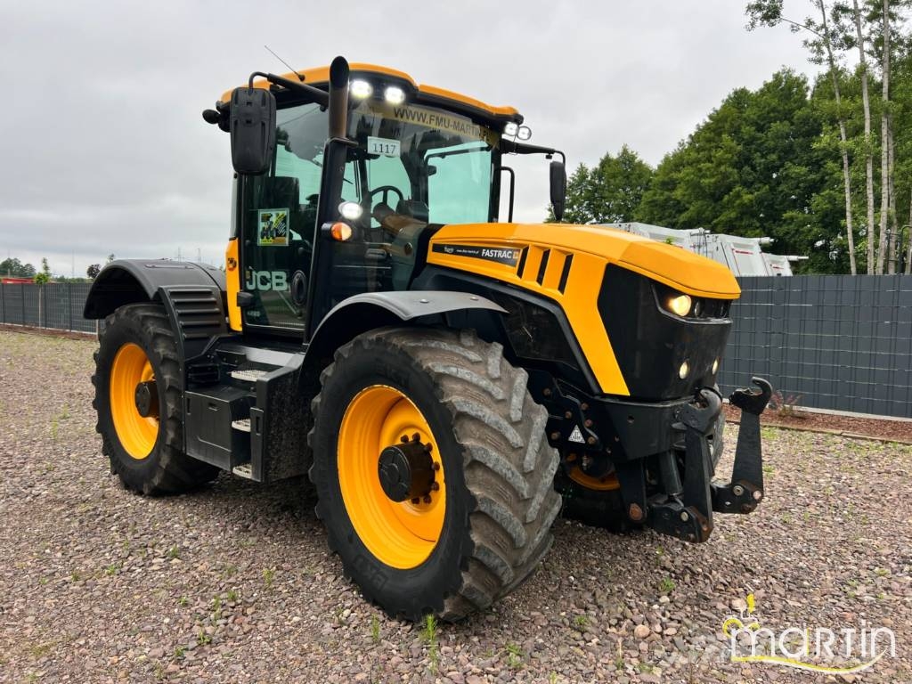 JCB Fastrac 4220 الجرارات
