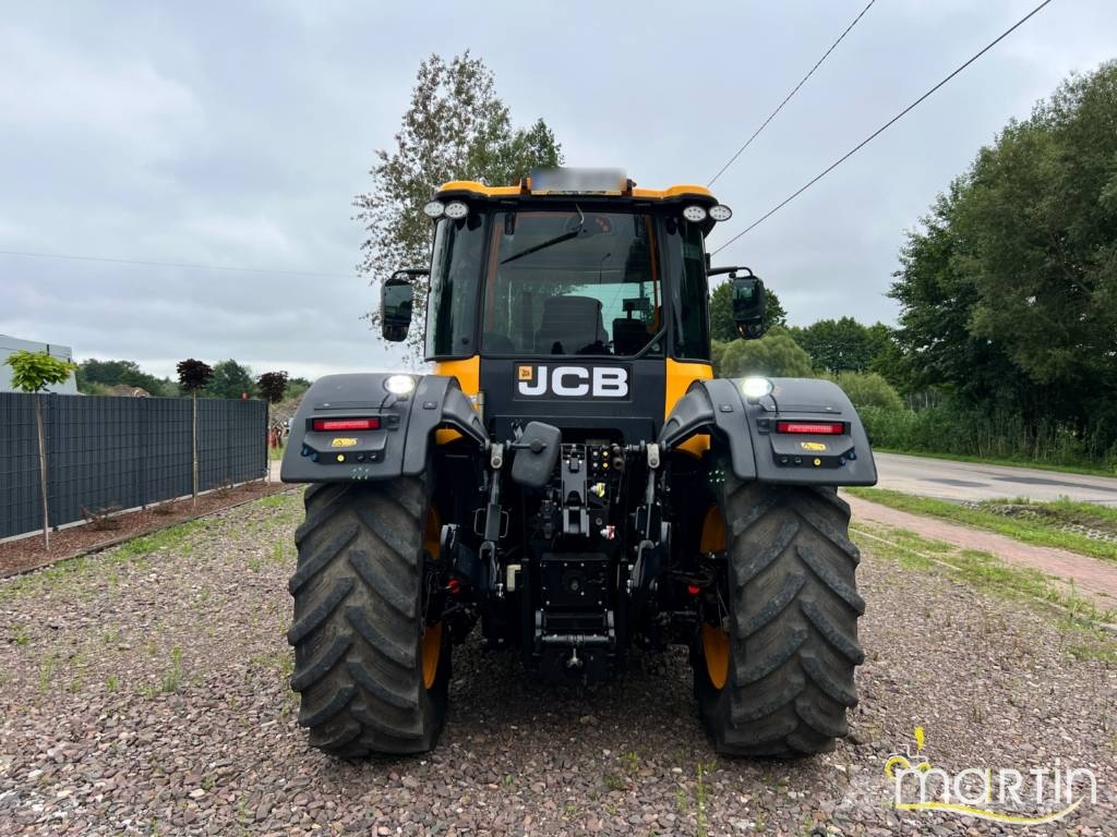 JCB Fastrac 4220 الجرارات