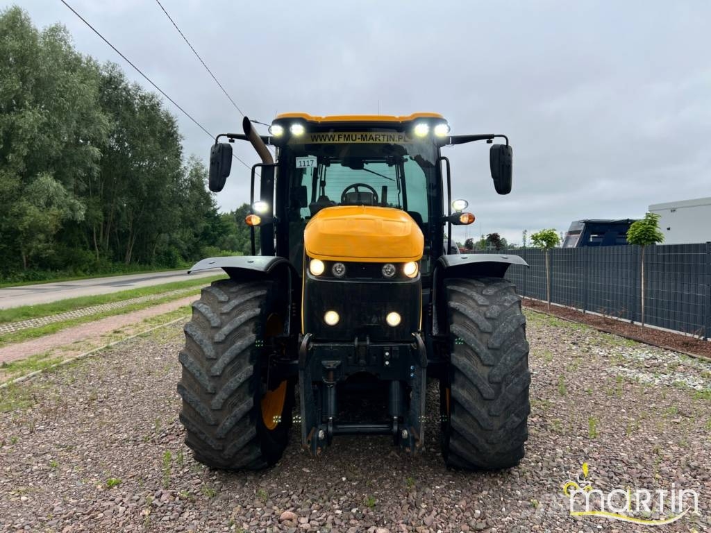 JCB Fastrac 4220 الجرارات