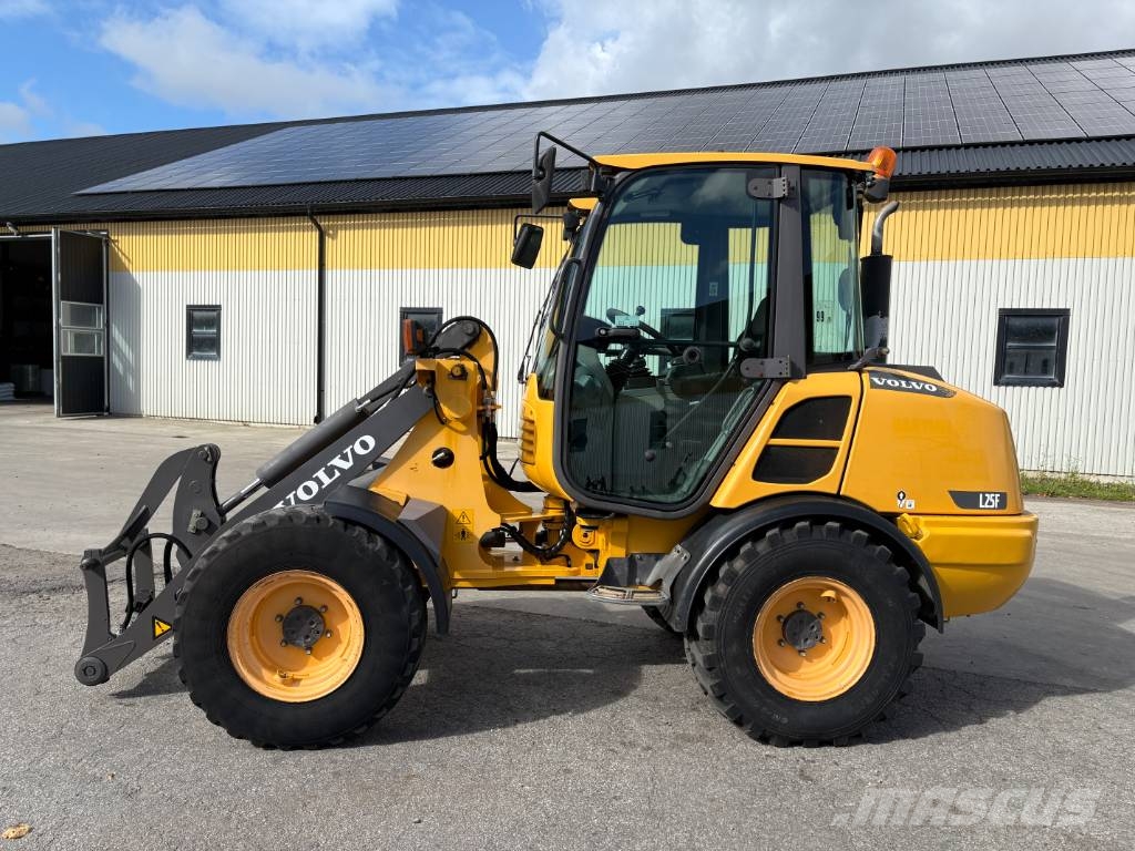 Volvo L25F lastmaskin, endast 2500 tim Rataslaadurid