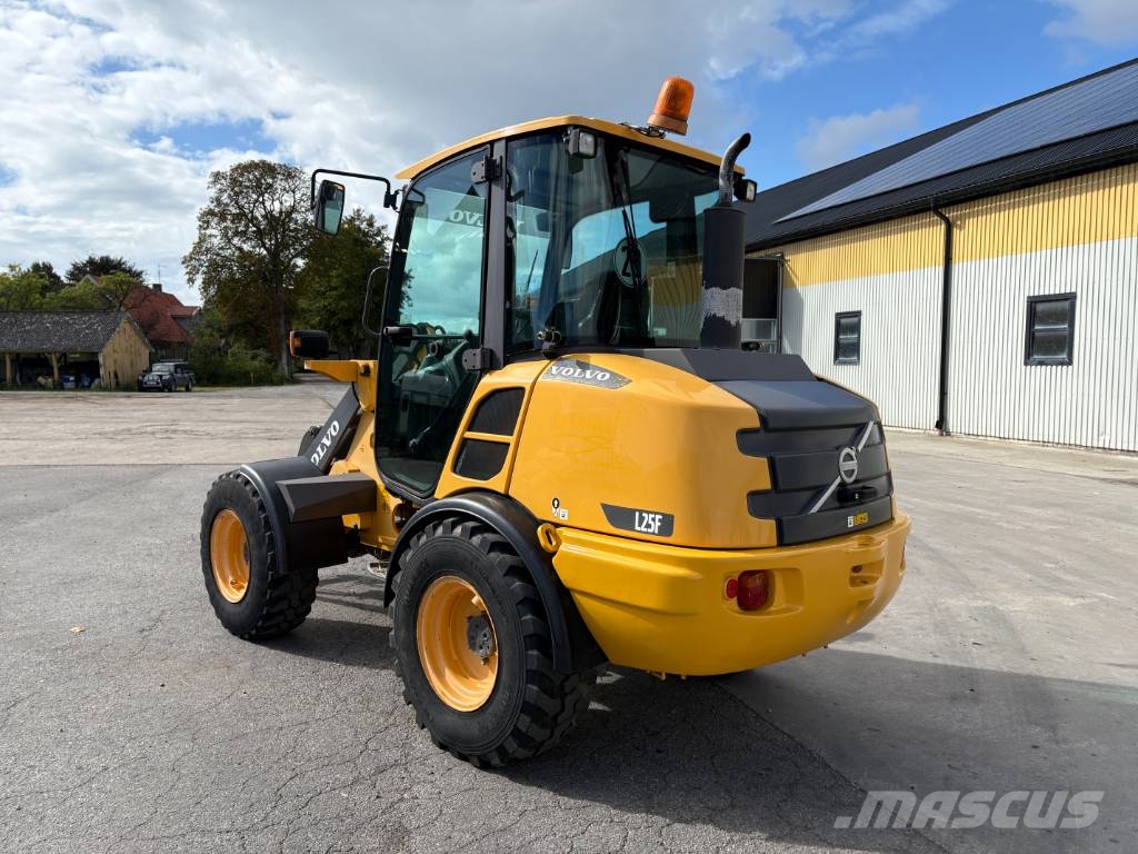 Volvo L25F lastmaskin, endast 2500 tim Rataslaadurid