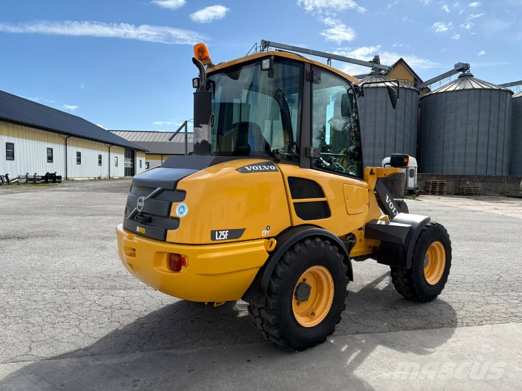 Volvo L25F lastmaskin, endast 2500 tim Rataslaadurid