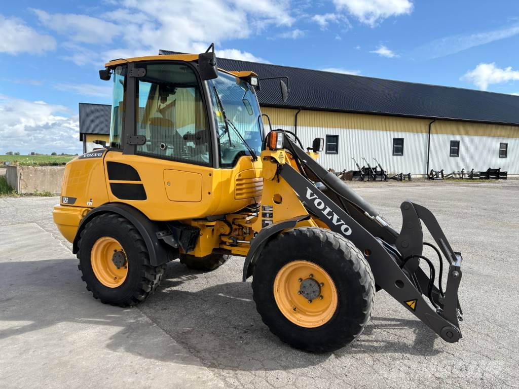 Volvo L25F lastmaskin, endast 2500 tim Rataslaadurid