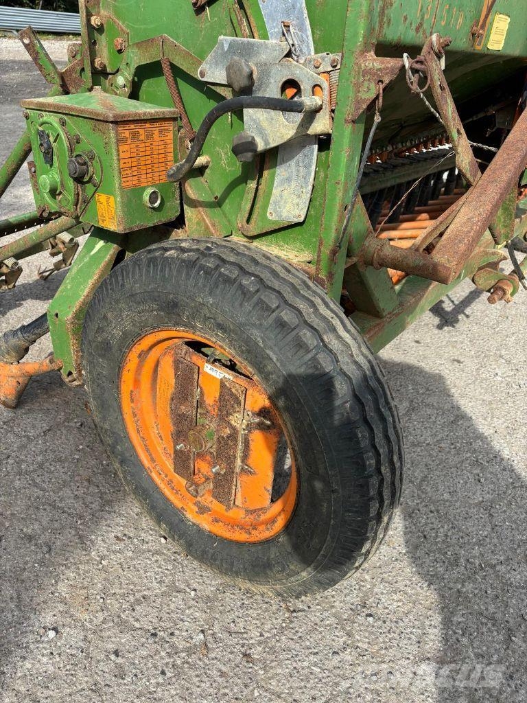 Amazone D8-30 Super مثاقيب
