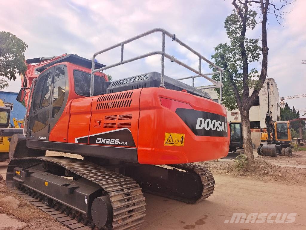 Doosan DX 225 made in Korea Paletli ekskavatörler