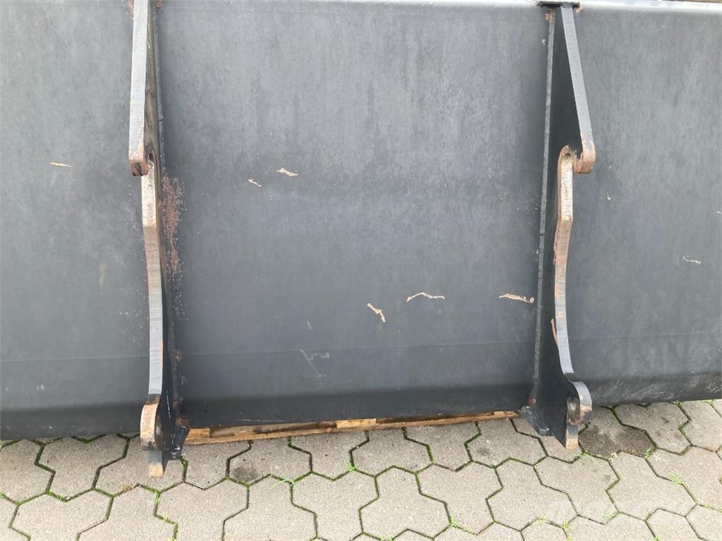 Sonstige BMO Leichtgutschaufel 2500 mm Muut maatalouskoneet