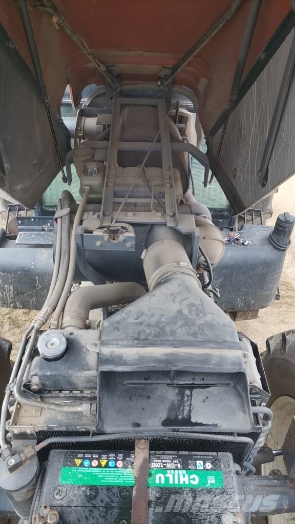 New Holland M160 Trattori