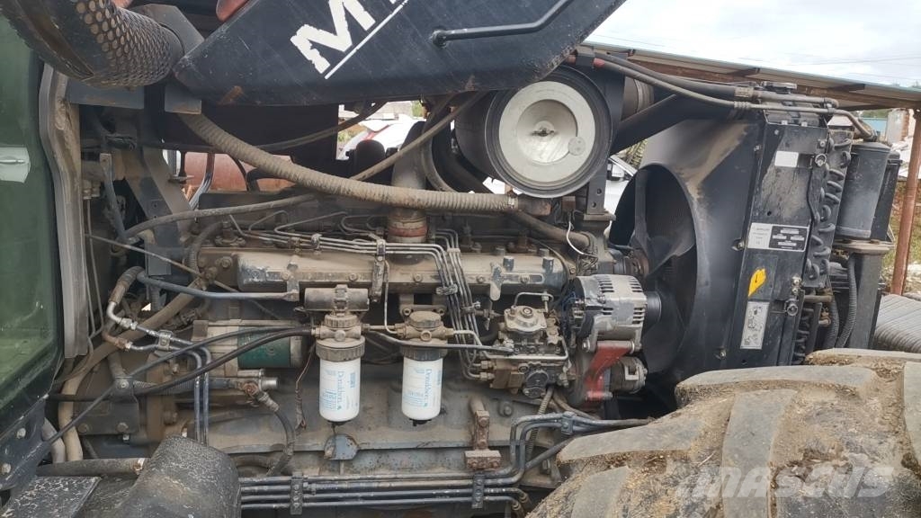 New Holland M160 Trattori