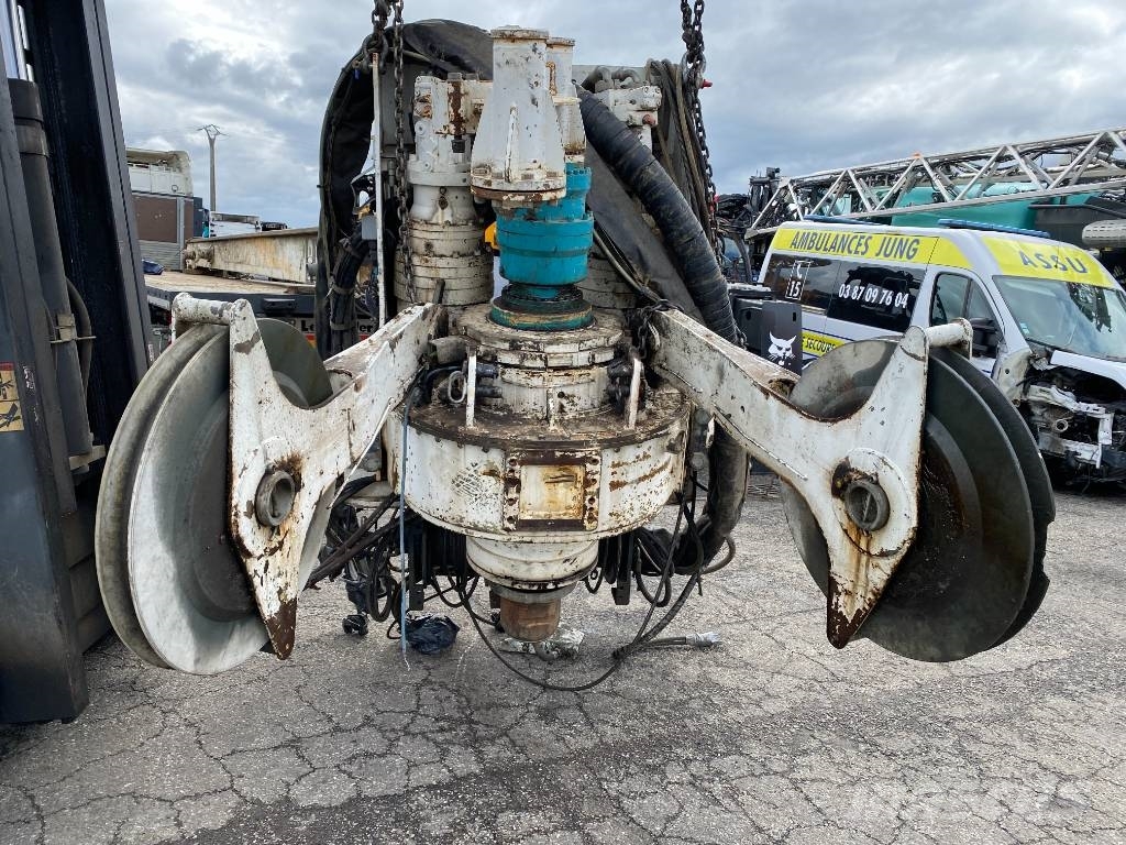 Casagrande B 175 XP 1er Main/Origine Française endommagée Waterwell drill rigs