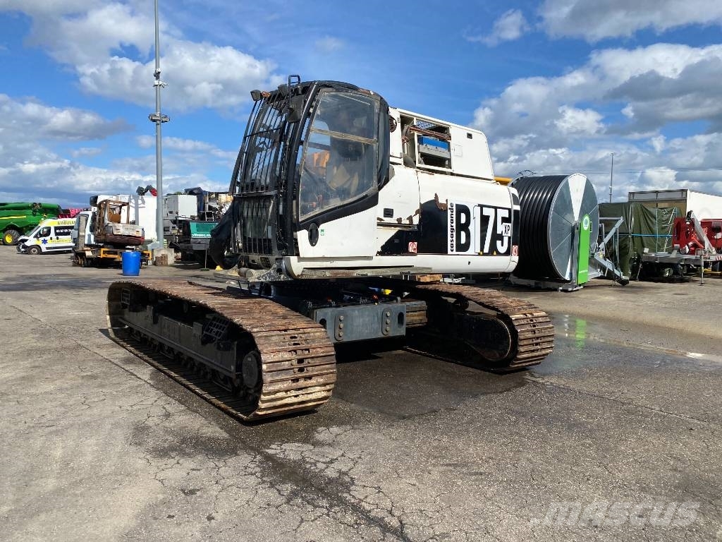 Casagrande B 175 XP 1er Main/Origine Française endommagée Waterwell drill rigs
