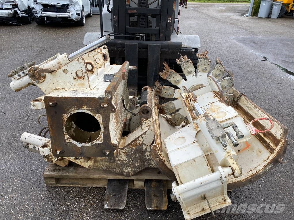 Casagrande B 175 XP 1er Main/Origine Française endommagée Waterwell drill rigs