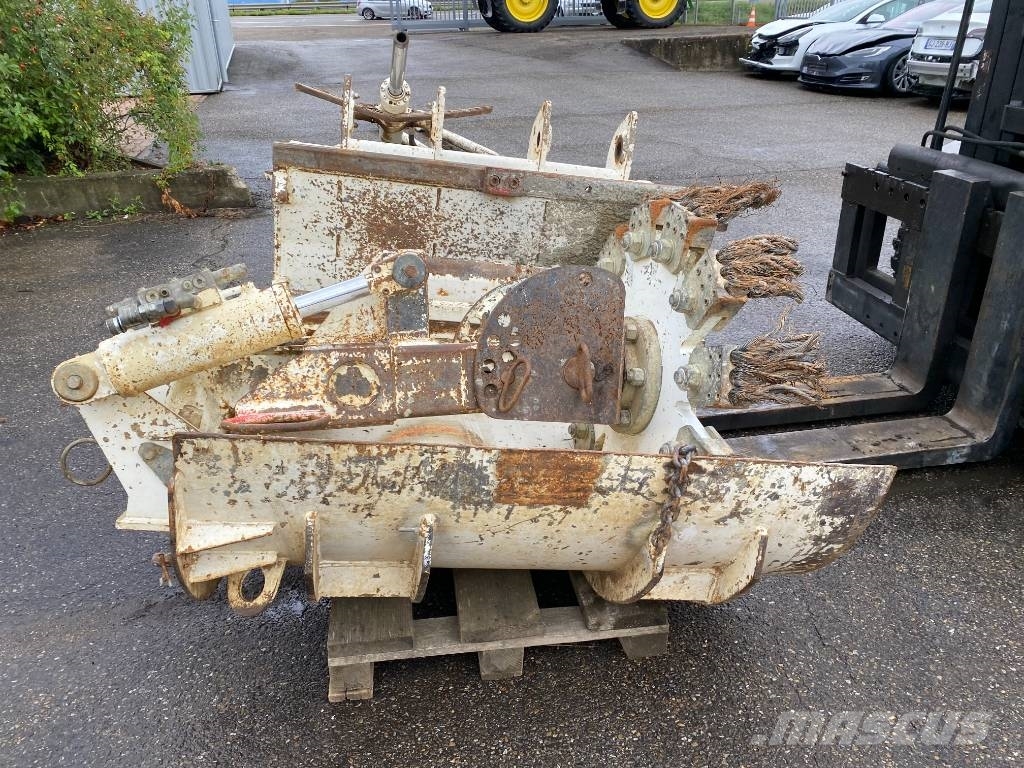 Casagrande B 175 XP 1er Main/Origine Française endommagée Waterwell drill rigs