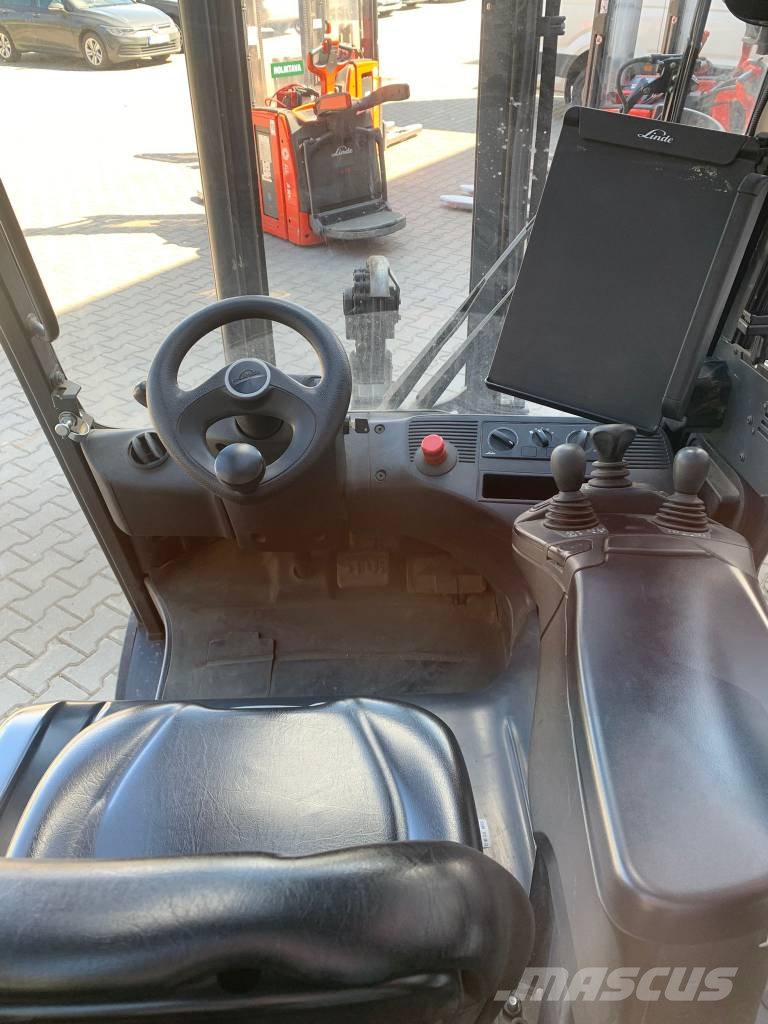 Linde E 30 Electric forklifts