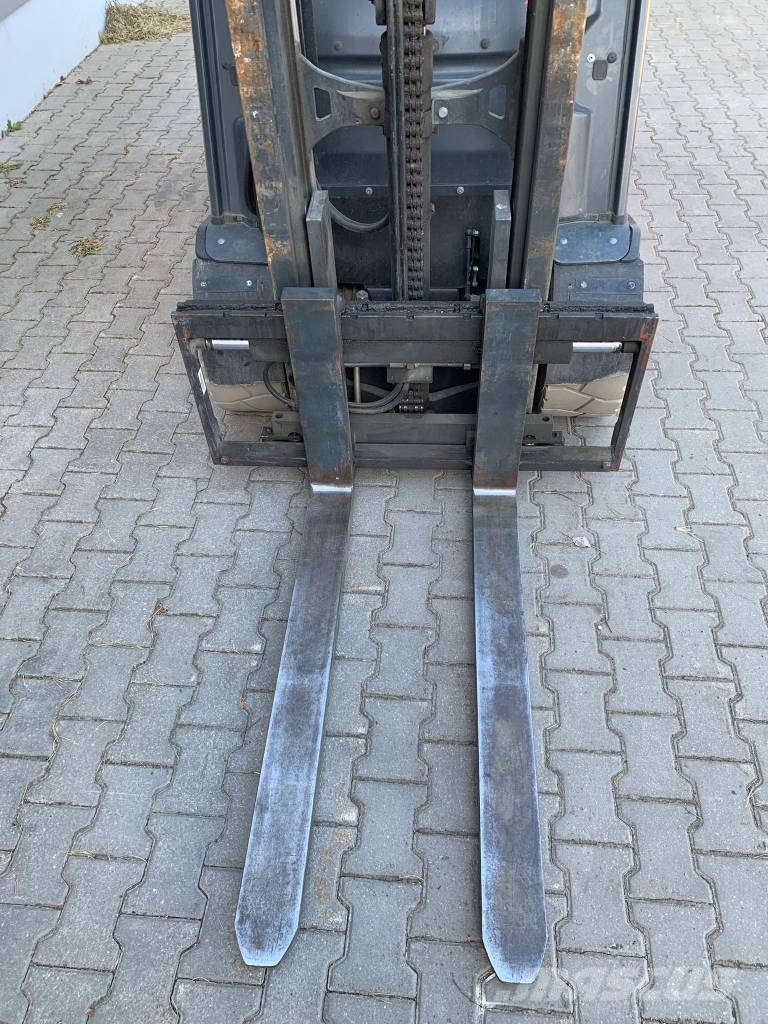 Linde E 30 Electric forklifts