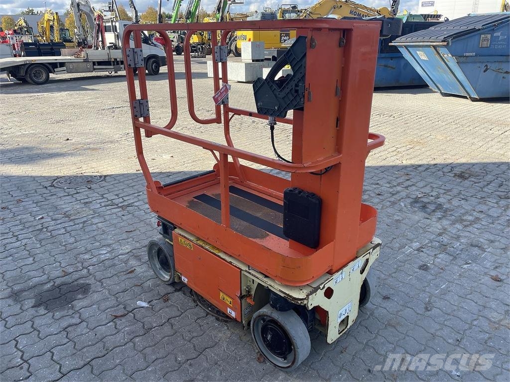 JLG 1230ES Vertikálne stĺpové výťahy