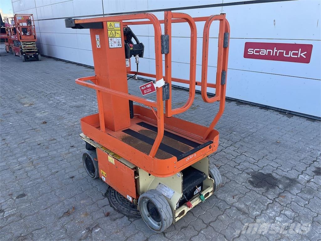 JLG 1230ES Vertikálne stĺpové výťahy