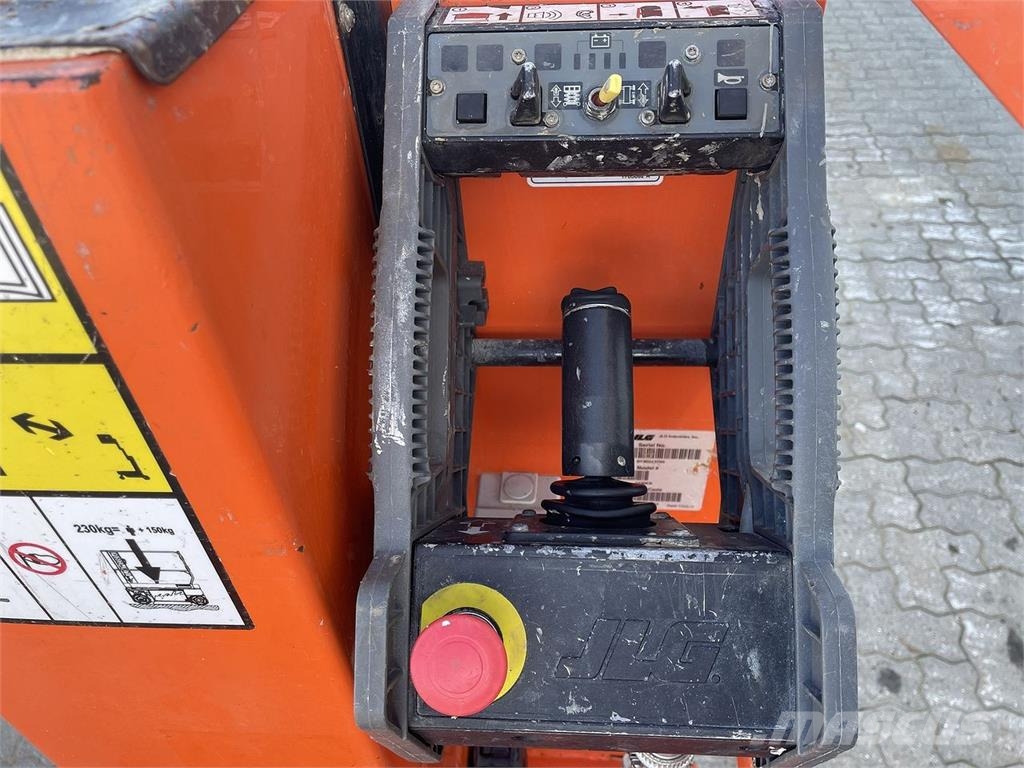 JLG 1230ES Vertikálne stĺpové výťahy