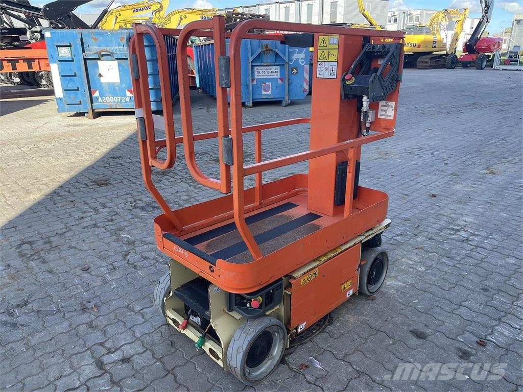 JLG 1230ES Vertikálne stĺpové výťahy