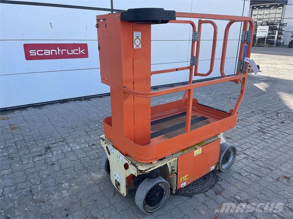 JLG 1230ES Vertikálne stĺpové výťahy
