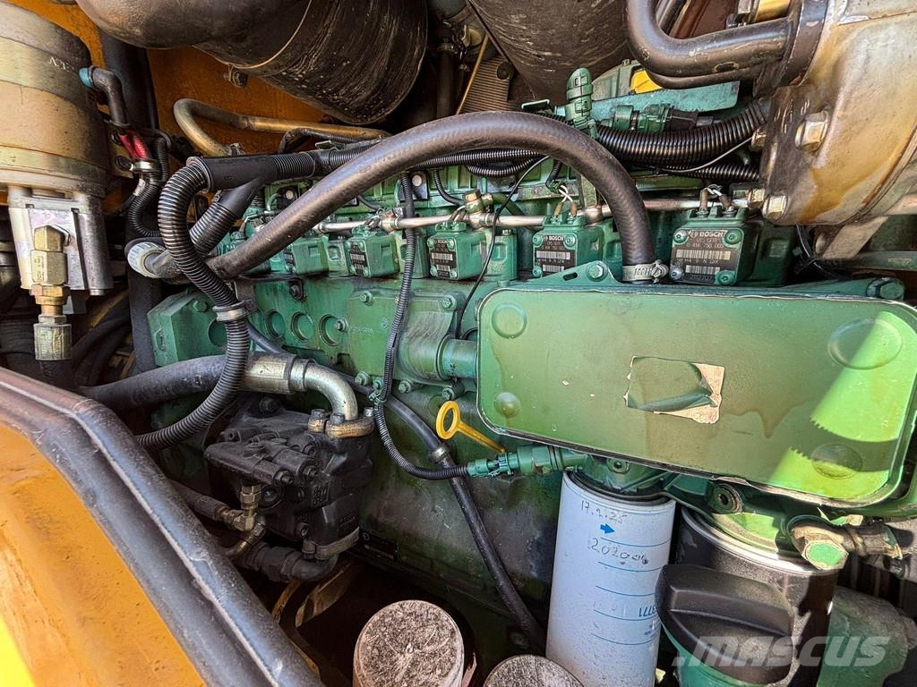 Volvo L 90 E 4x4 CENTRAL LUBRICATION / QUICK COUPLER / A Pyöräkuormaajat