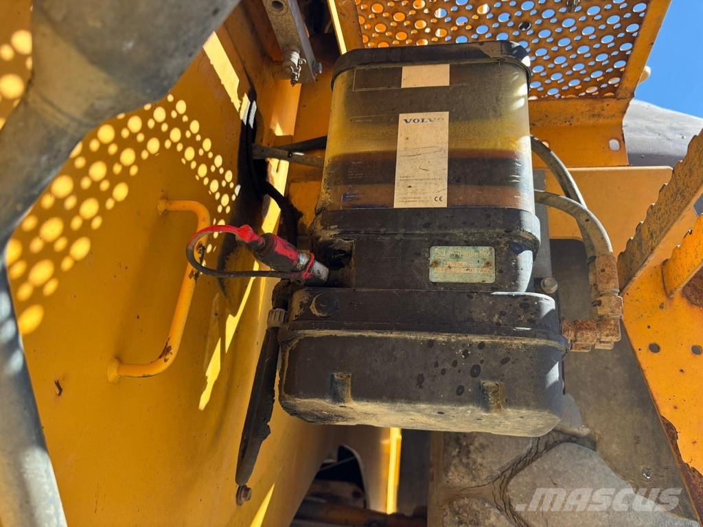 Volvo L 90 E 4x4 CENTRAL LUBRICATION / QUICK COUPLER / A Pyöräkuormaajat
