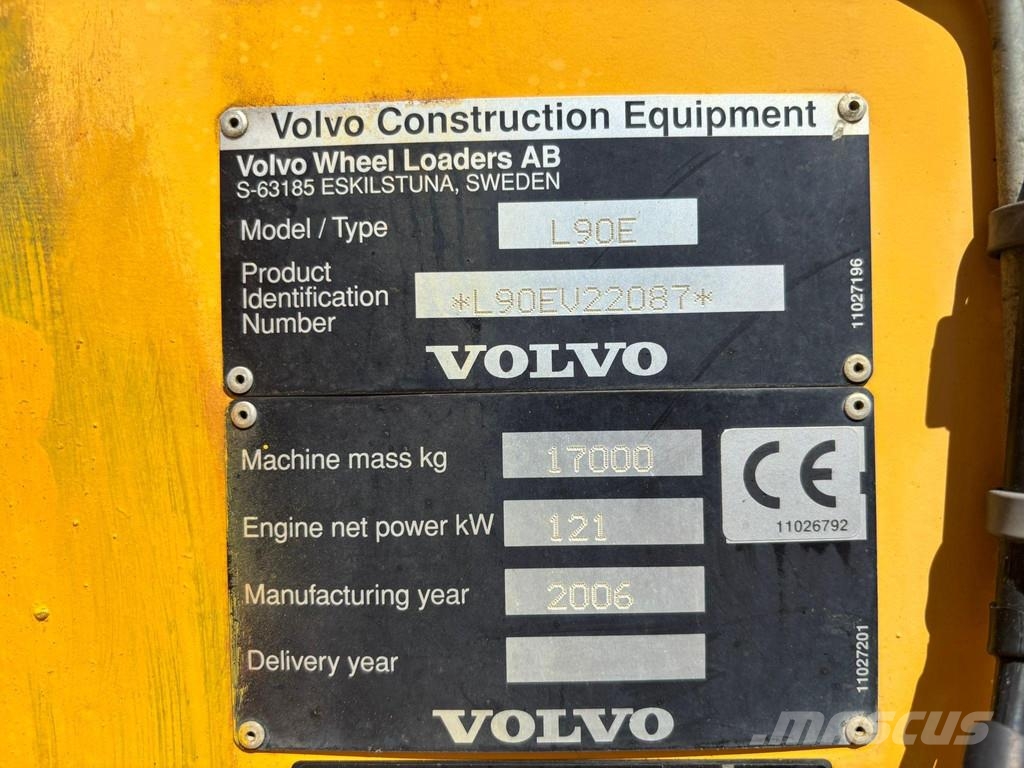 Volvo L 90 E 4x4 CENTRAL LUBRICATION / QUICK COUPLER / A Pyöräkuormaajat