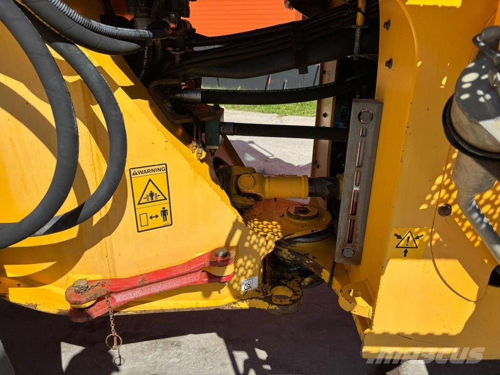 Volvo L 90 E 4x4 CENTRAL LUBRICATION / QUICK COUPLER / A Pyöräkuormaajat