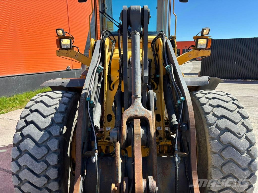 Volvo L 90 E 4x4 CENTRAL LUBRICATION / QUICK COUPLER / A Pyöräkuormaajat