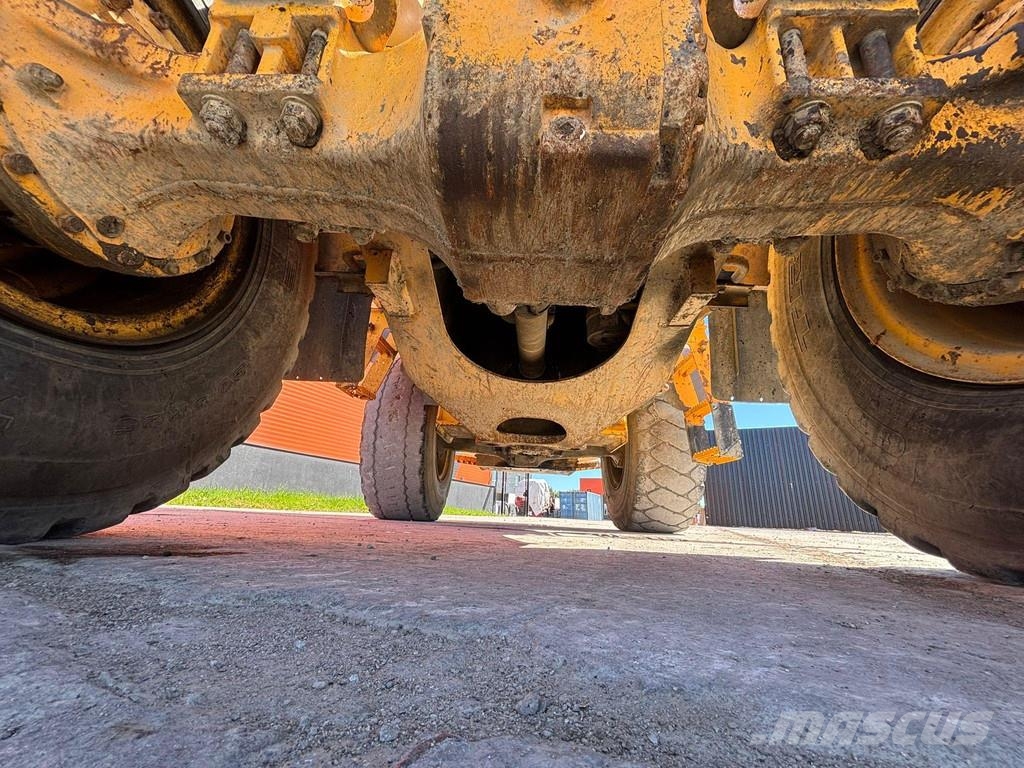 Volvo L 90 E 4x4 CENTRAL LUBRICATION / QUICK COUPLER / A Pyöräkuormaajat