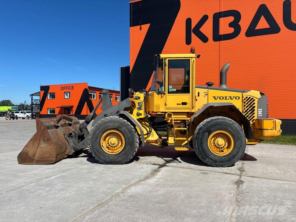 Volvo L 90 E 4x4 CENTRAL LUBRICATION / QUICK COUPLER / A Pyöräkuormaajat