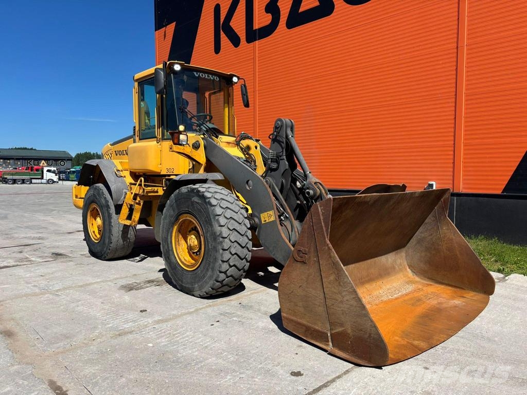 Volvo L 90 E 4x4 CENTRAL LUBRICATION / QUICK COUPLER / A Pyöräkuormaajat
