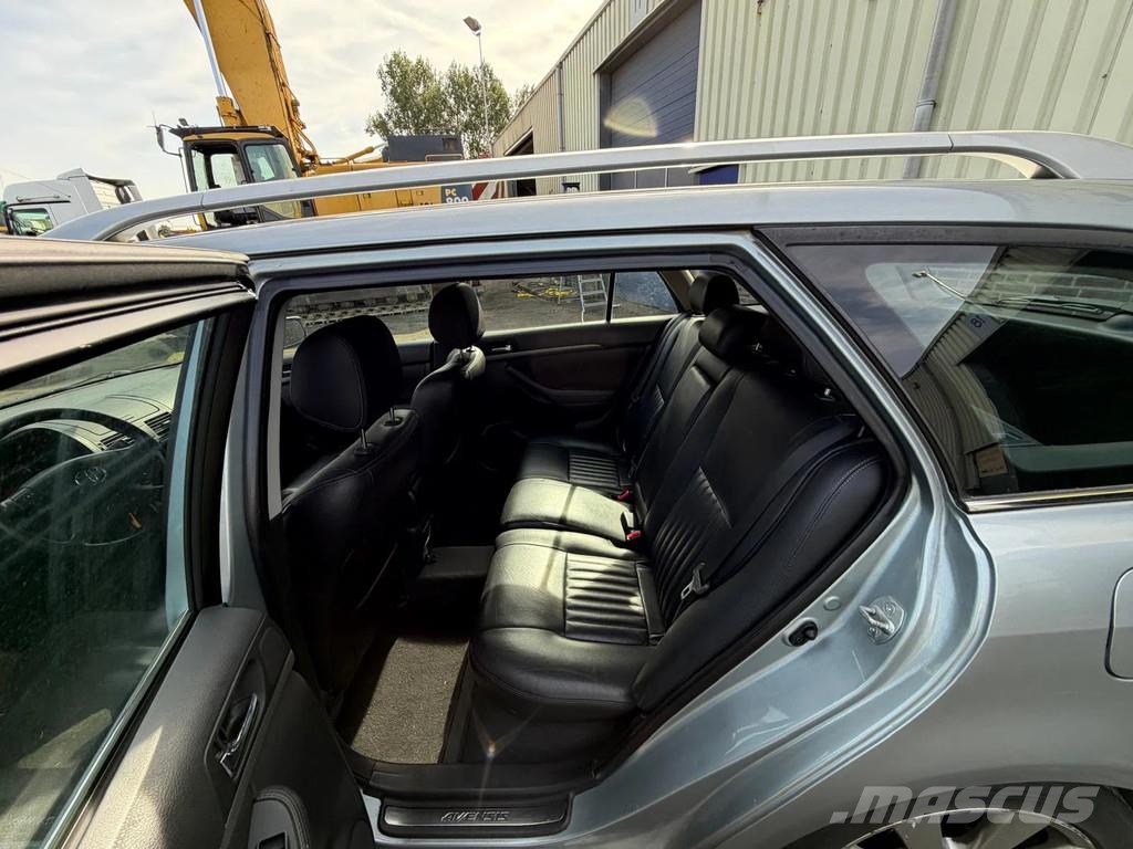 Toyota Avensis Station Wagon - Manual Gearbox - Airco - P Auto's